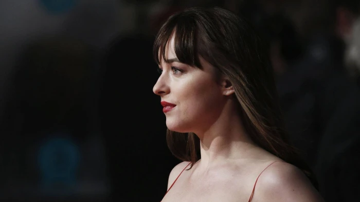 dakota johnson striking side view xiafelndkohxd actress hollywood