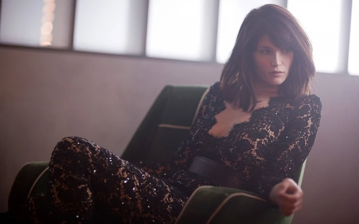 gemma arterton black sequin dress actress hollywood 2k