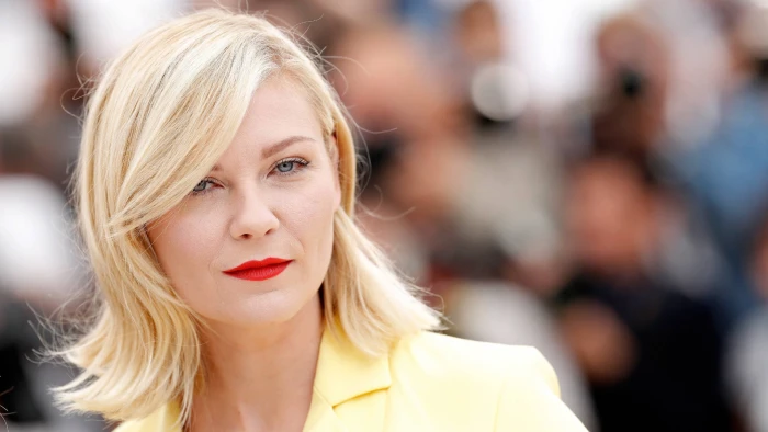 kirsten dunst in yellow actress hollywood