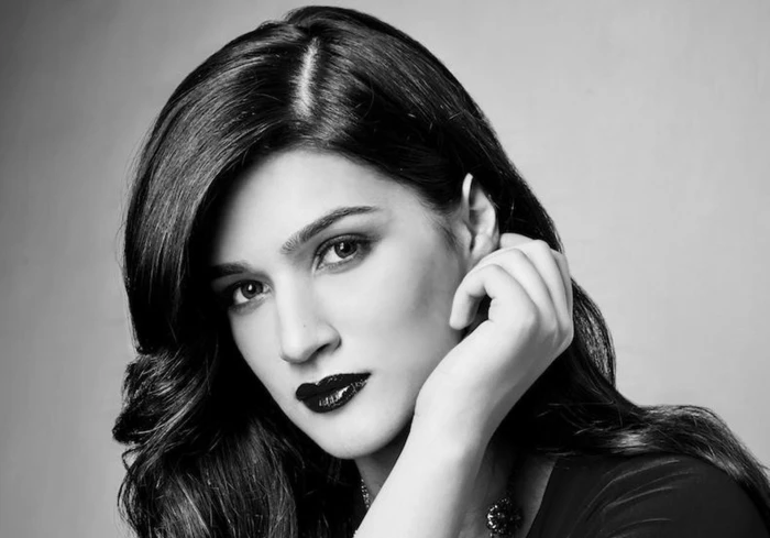 actress babe bollywood kriti model sanon 27