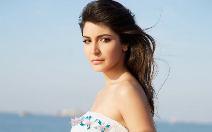 Actresses Anushka Sharma Indian Long Hair