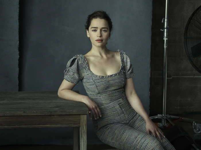 Actresses Emilia Clarke 2k