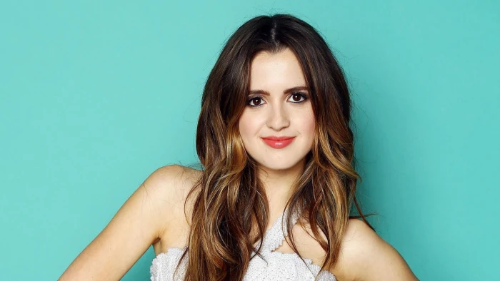 Actresses Laura Marano American Brown Eyes Brunette Singer