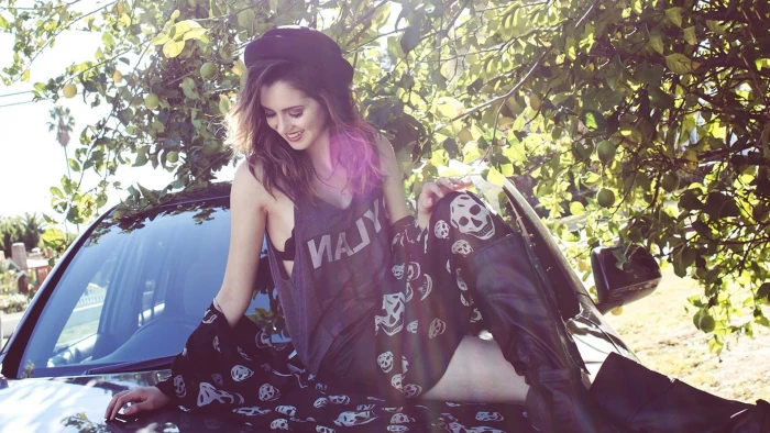 Actresses Laura Marano American Brunette Singer
