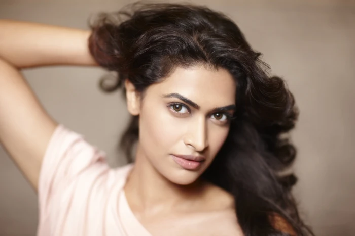 Sarabham Tamil actress Salony Luthra Siddharth 2k 4k