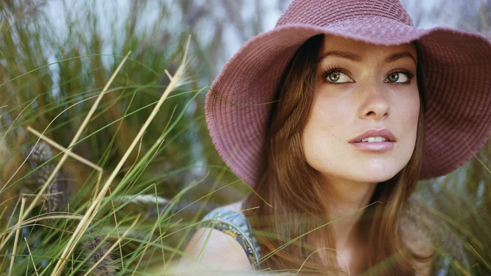 women's pink lipstick Olivia Wilde hat field face actress