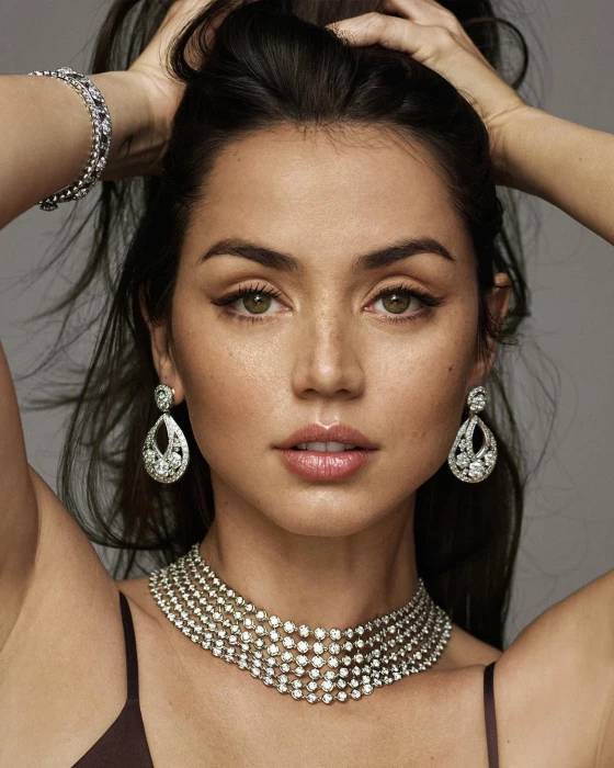Ana de Armas actress brunette looking at viewer