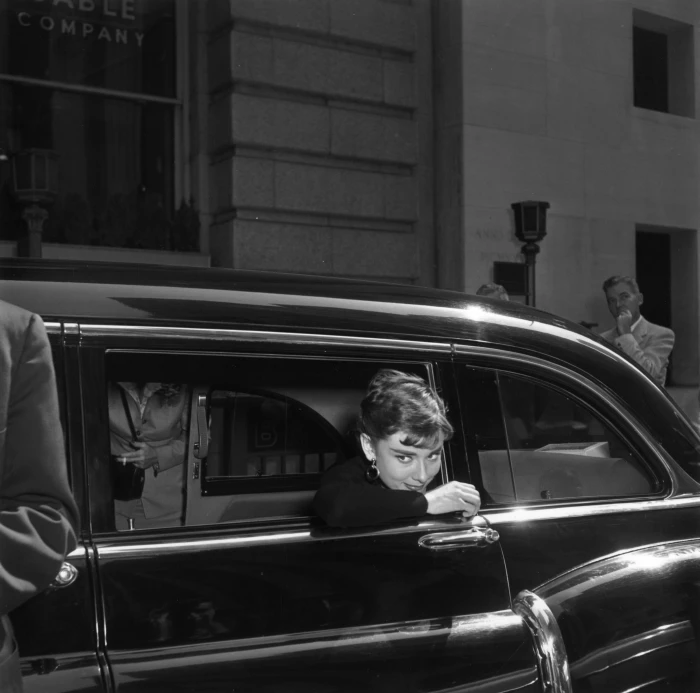 Audrey Hepburn monochrome women actress mode of transportation 19 2k