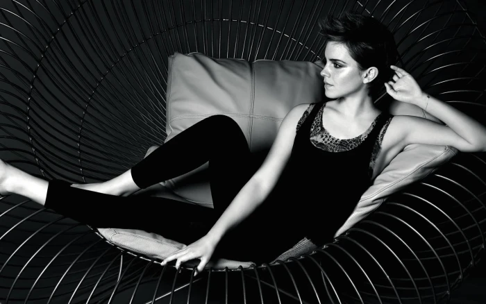 Beauty Emma Watson women's black tank top with pants female celebrities
