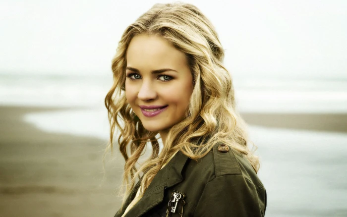 Britt Robertson actress blonde blue eyes women 2k