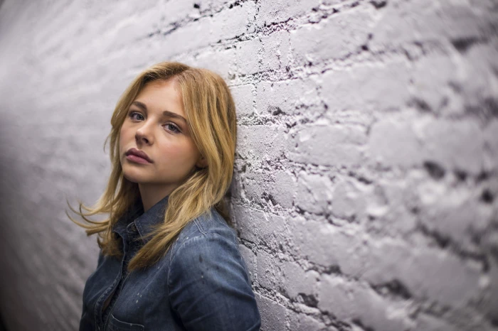 Chlo Grace Moretz women actress celebrity wall portrait 2k 4k