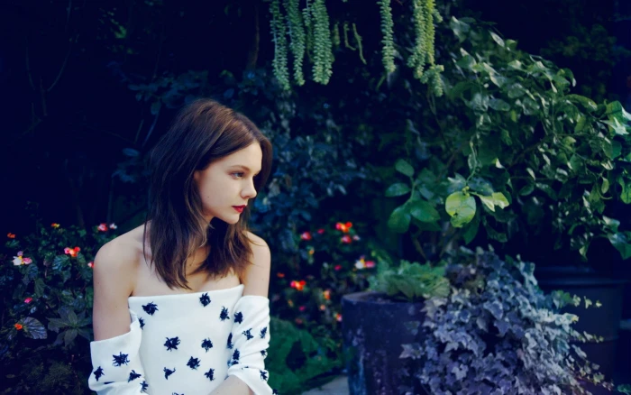 Carey Mulligan women actress brunette red lipstick dress