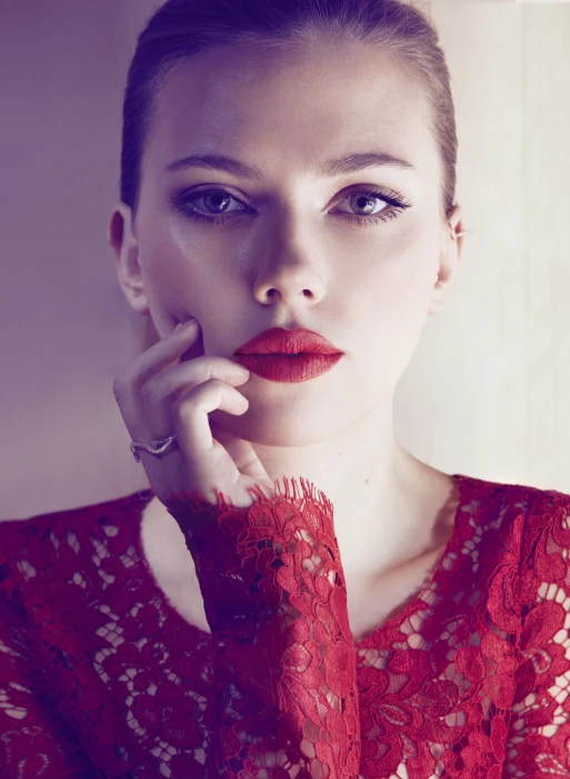 celebrity women Scarlett Johansson actress 83