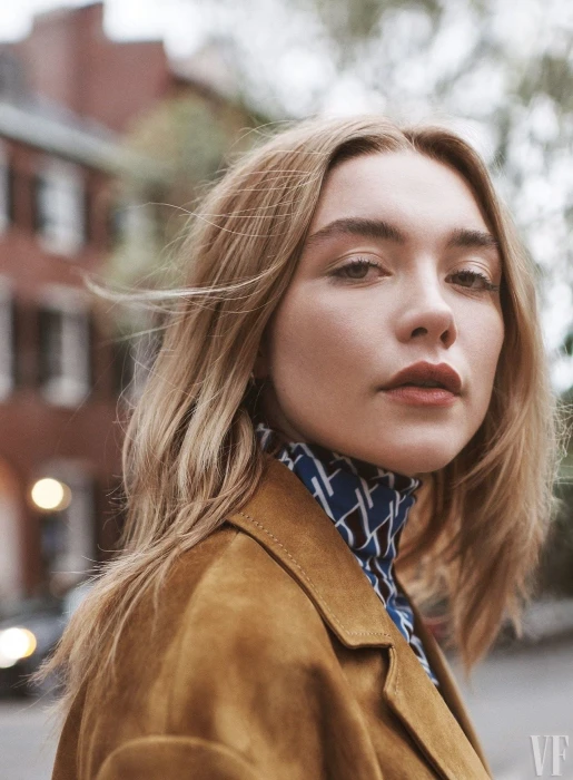 Florence Pugh women actress green eyes lipstick face street