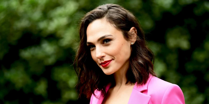 Gal Gadot actress women brunette smiling red lipstick 2k