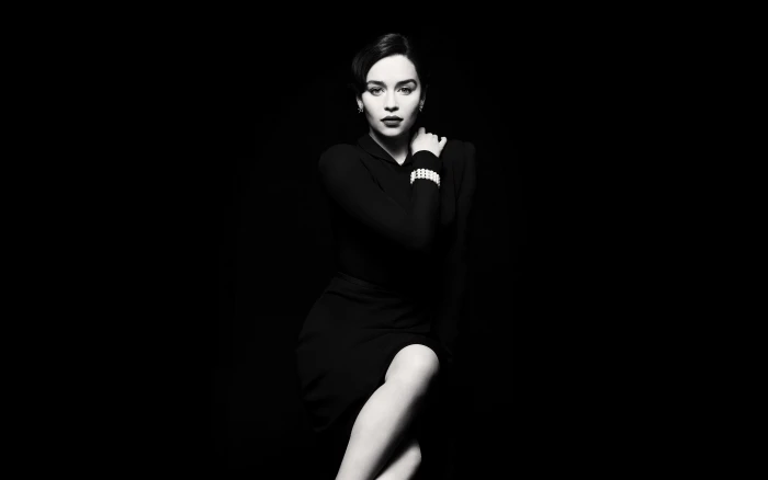 Emilia Clarke brunette actress celebrity women monochrome 2k