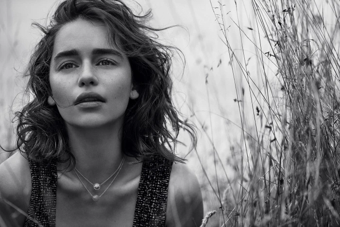 Emilia Clarke monochrome women actress celebrity necklace 2k