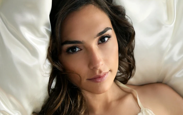 Israelis Gal Gadot long hair women actress face brunette