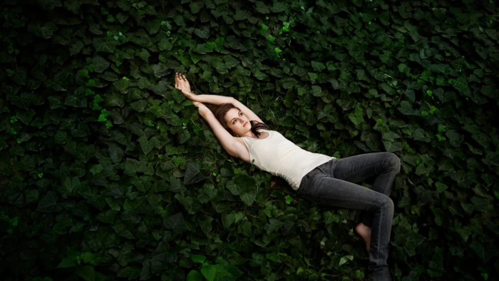 Kristen Stewart women actress plants celebrity