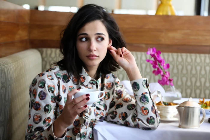 Naomi Scott brunette actress shoulder length hair women