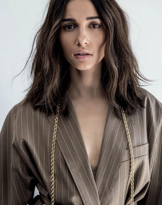 Naomi Scott women brunette actress simple background