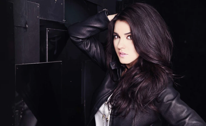 Maite Perroni brunette Latinas women leather clothing jacket 2k