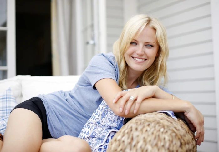Malin Akerman blonde blue eyes women actress Swedish couch 2k 4k 5k