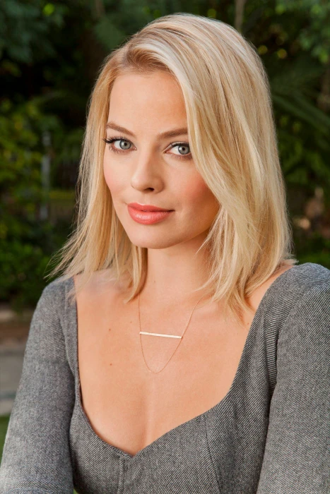 Margot Robbie women blonde shoulder length hair blue eyes 2k