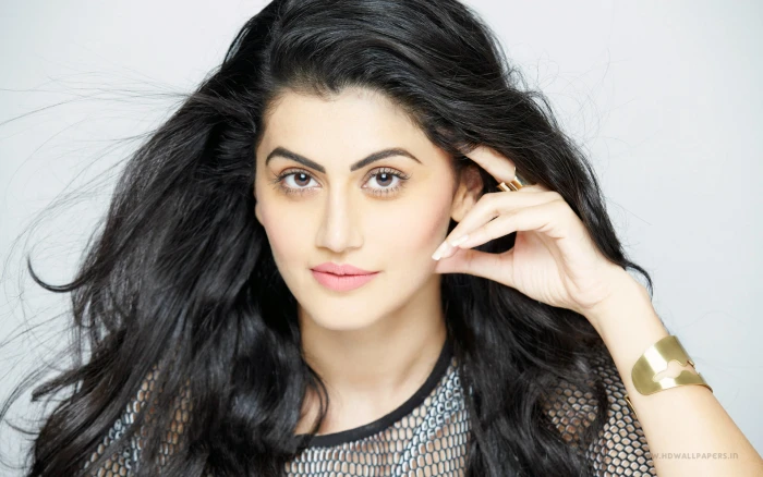 Taapsee Pannu Indian Actress beauty hair portrait long