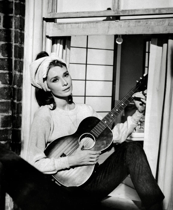 women actress Audrey Hepburn monochrome Breakfast at Tiffany's