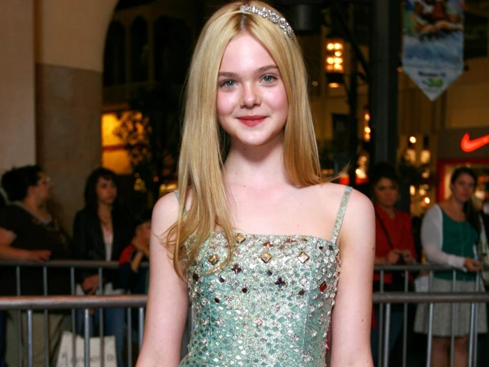 women actress elle fanning long neck mary girls 8 2k