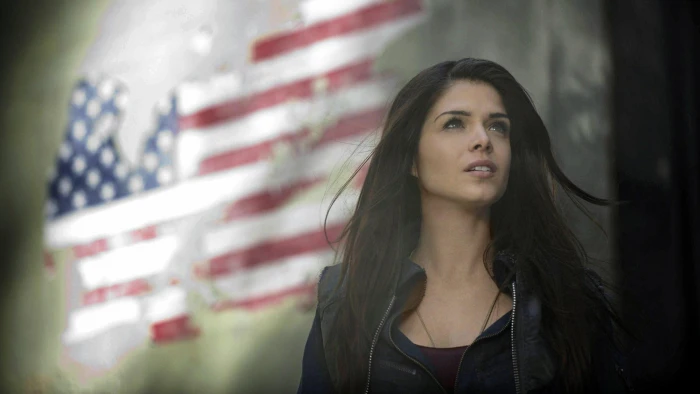 women face celebrity actress Marie Avgeropoulos American flag