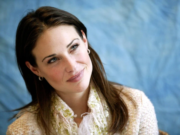 women's beige and green top claire forlani actress brunette