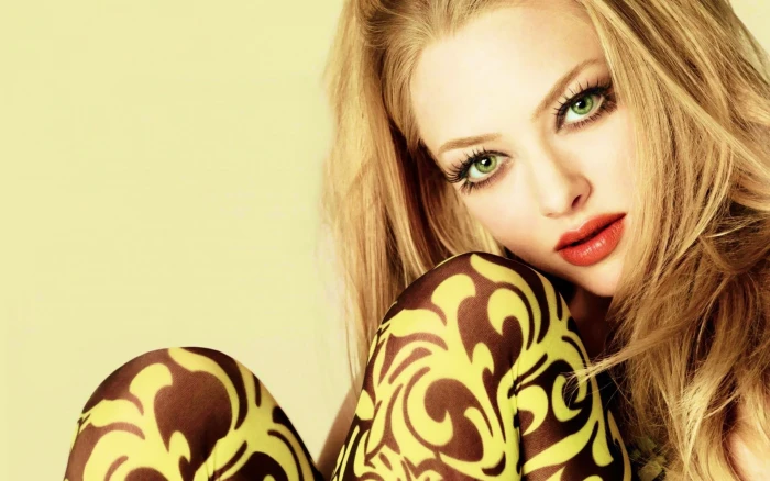 women's black and yellow leggings Amanda Seyfried actress simple background