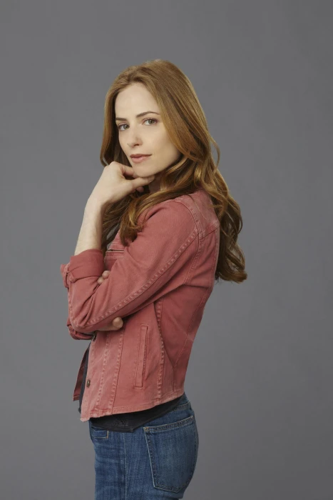 women redhead actress Jaime Ray Newman The Punisher studio shot 2k