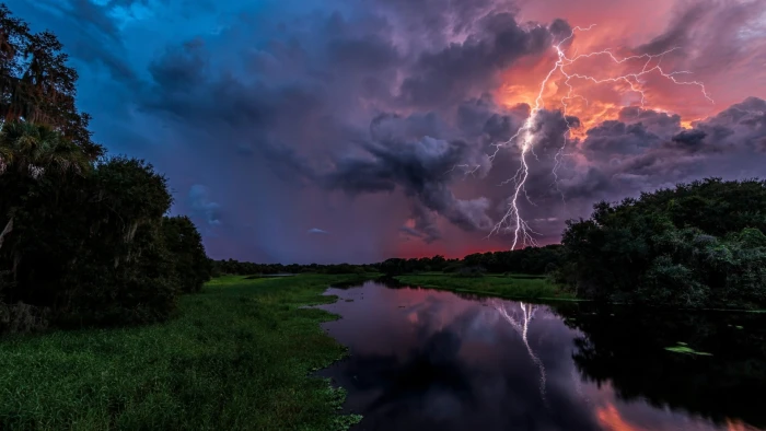 sky nature lightning atmosphere cloud thunderstorm tree 2k