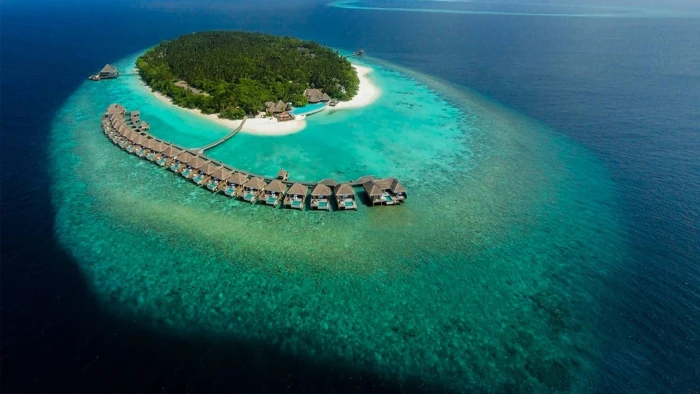 Dusit Thani Island Maldives Luxurious Resort Baa Atoll Beach Aerial View 2k