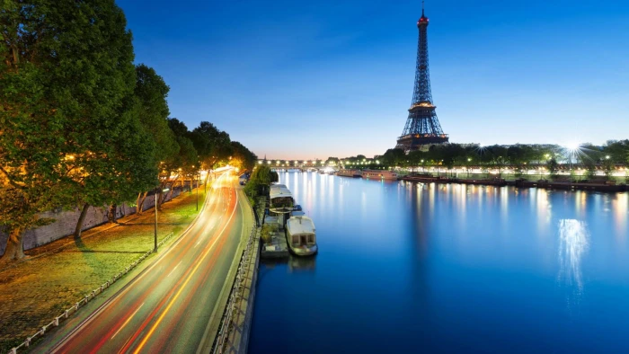 Eiffel Tower in Paris France widescreen urban scenery 2k