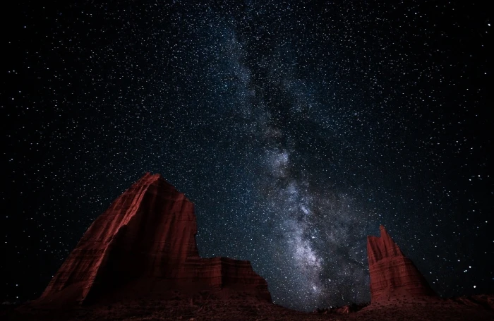milky way galaxy landscape nature starry night desert erosion 2k