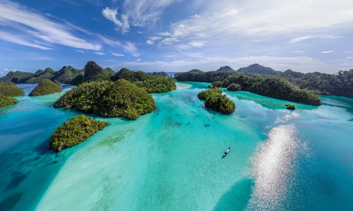 nature landscape tropical Indonesia island sea clouds 2k