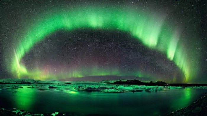 northern lights sky aurora borealis starry night stars 2k