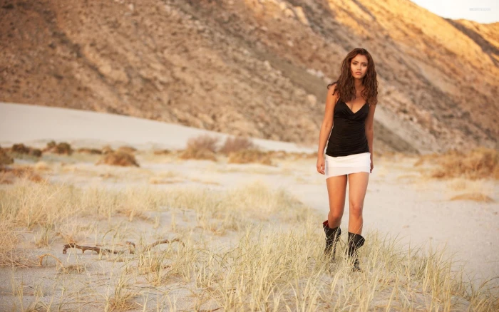 women's black spaghetti strap top model brunette long hair 2k