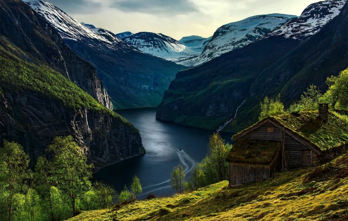 nature landscape Geiranger fjord Norway mountains cabin 2k