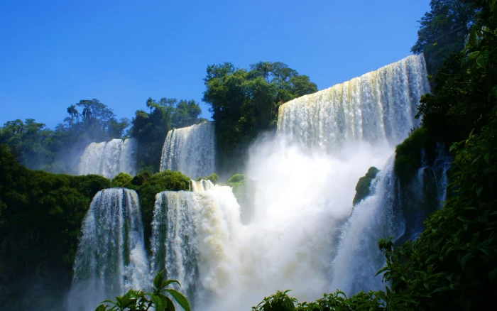 Spectacular scenery of waterfalls and rapids water 2k