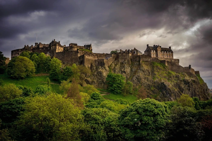 green trees landscape castle Edinburgh Scotland UK cloud sky 2k