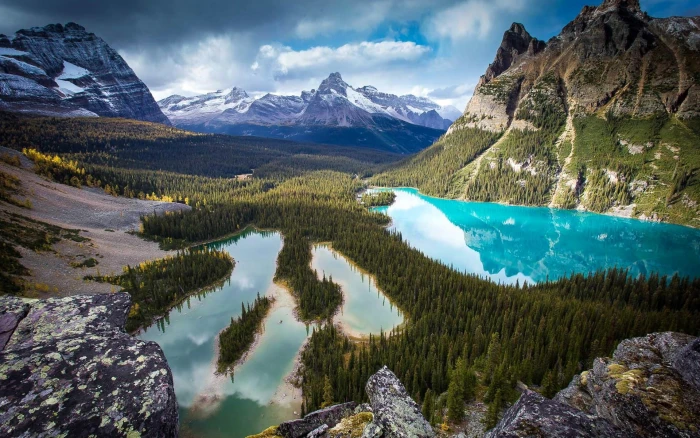 Beautiful valley scenery mountains forest trees lake 2k