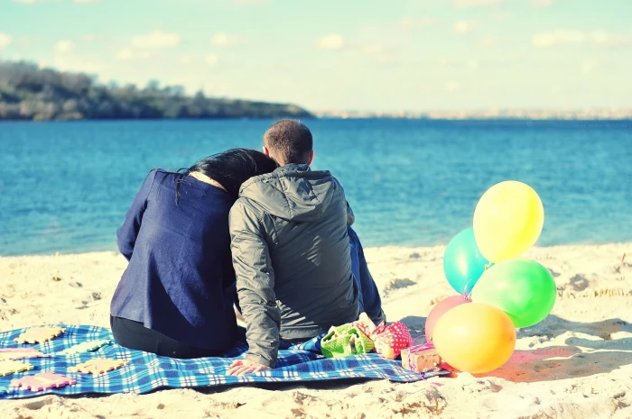 women beach couple love water lifestyles sea rear view 2k