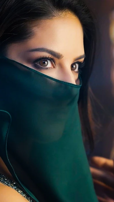 Sunny Leone actress babe doll bonito beauty bollywood eyes heroine HD phone wallpaper