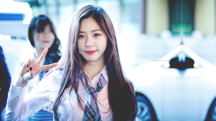 dreamcatcher jiu south korean singer kpop red lipstick 2k