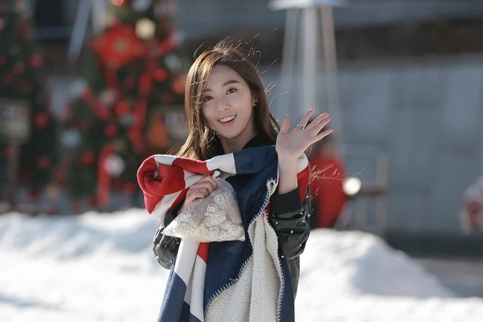 korean girl group winter smiling happiness cold temperature